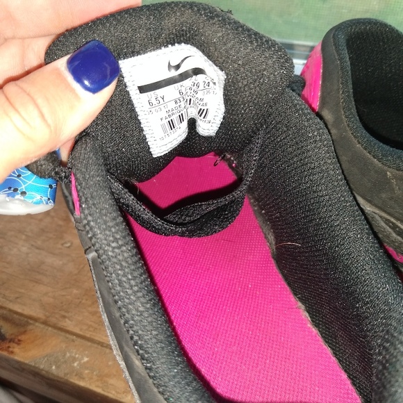 Women's Nike Air Max Sneakers - Picture 1 of 3